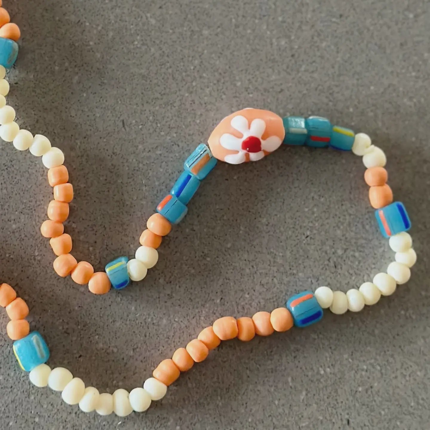 Pleats Necklace - Peach Bead Flower